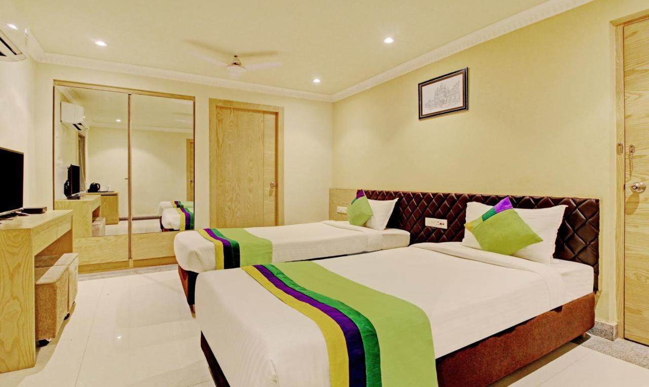 Treebo Asl Prime, Near Ballygunge Railway Station Kolkata Exterior photo