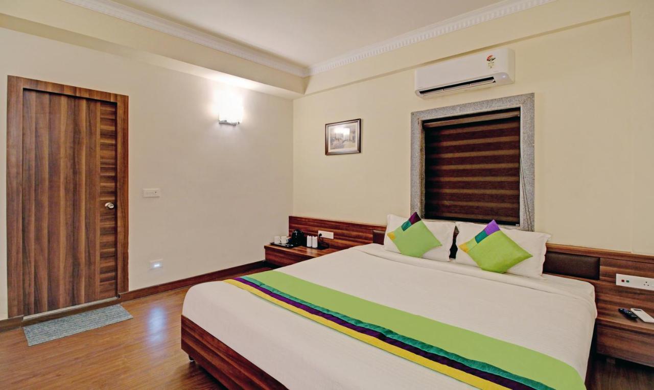 Treebo Asl Prime, Near Ballygunge Railway Station Kolkata Exterior photo