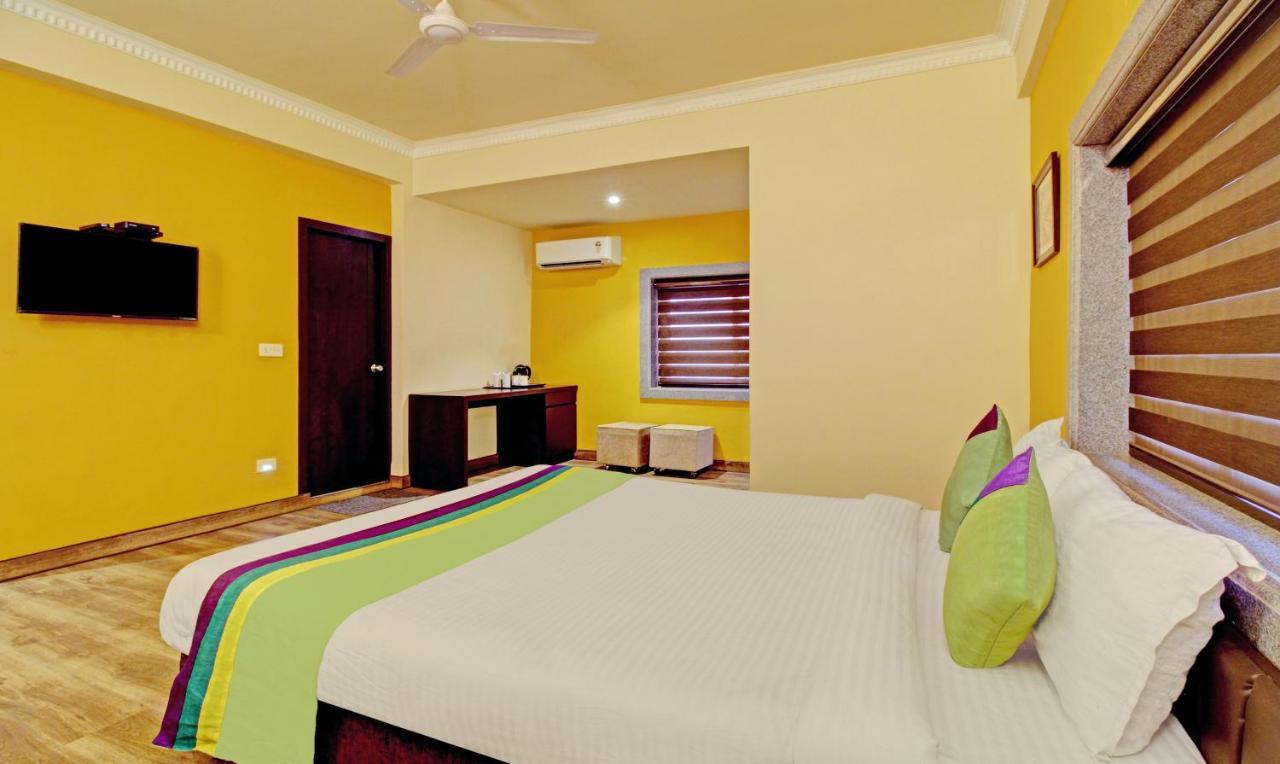 Treebo Asl Prime, Near Ballygunge Railway Station Kolkata Exterior photo