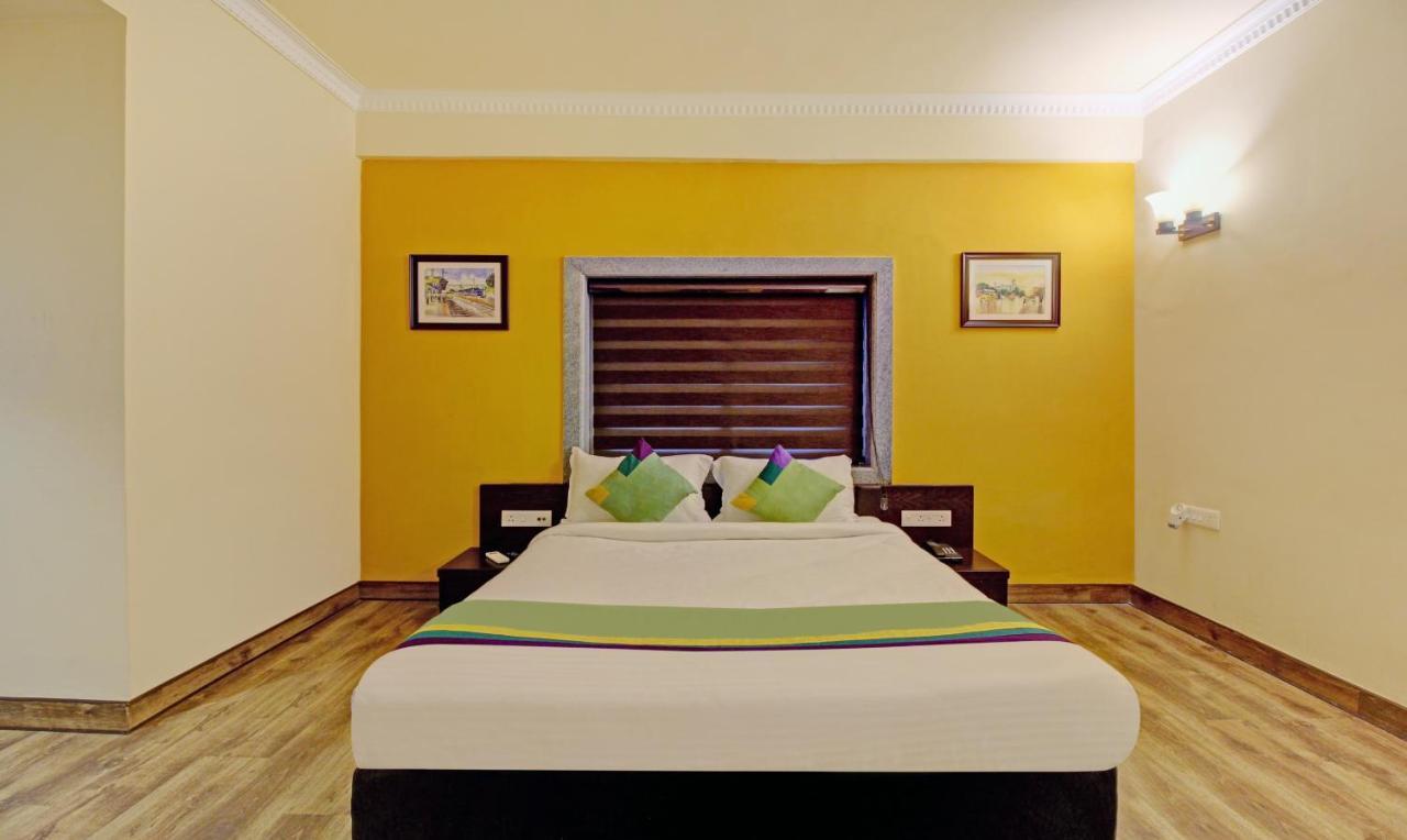 Treebo Asl Prime, Near Ballygunge Railway Station Kolkata Exterior photo