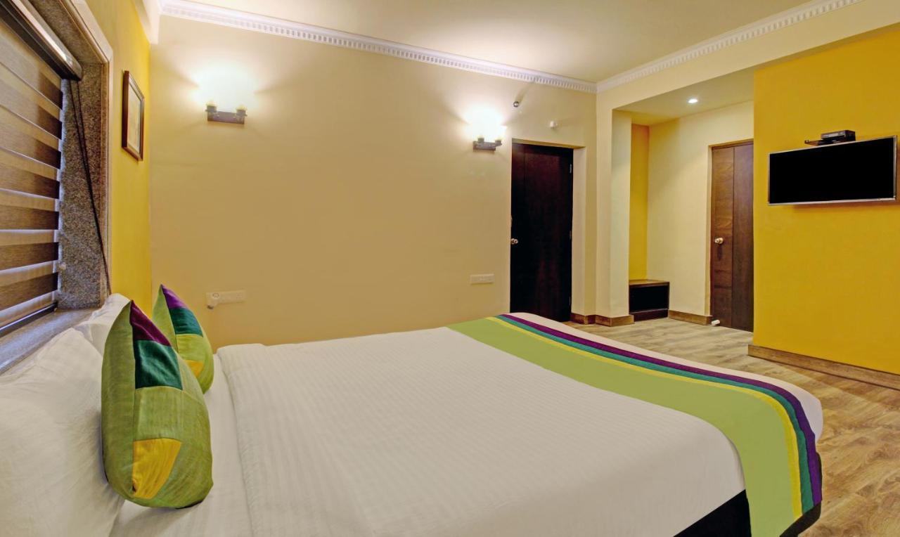 Treebo Asl Prime, Near Ballygunge Railway Station Kolkata Exterior photo