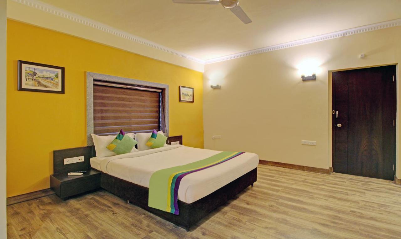 Treebo Asl Prime, Near Ballygunge Railway Station Kolkata Exterior photo