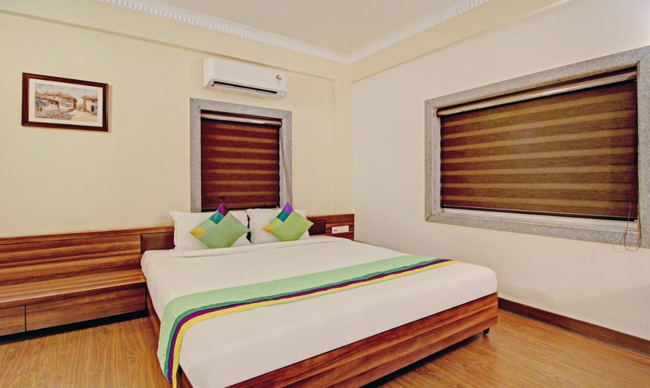 Treebo Asl Prime, Near Ballygunge Railway Station Kolkata Exterior photo